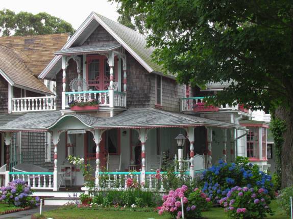Cottages centenários de antigo acampamento metodista em Marta´s Vineyard, ao sul de Cape Cod, litoral de Massachusetts, nos Estados Unidos